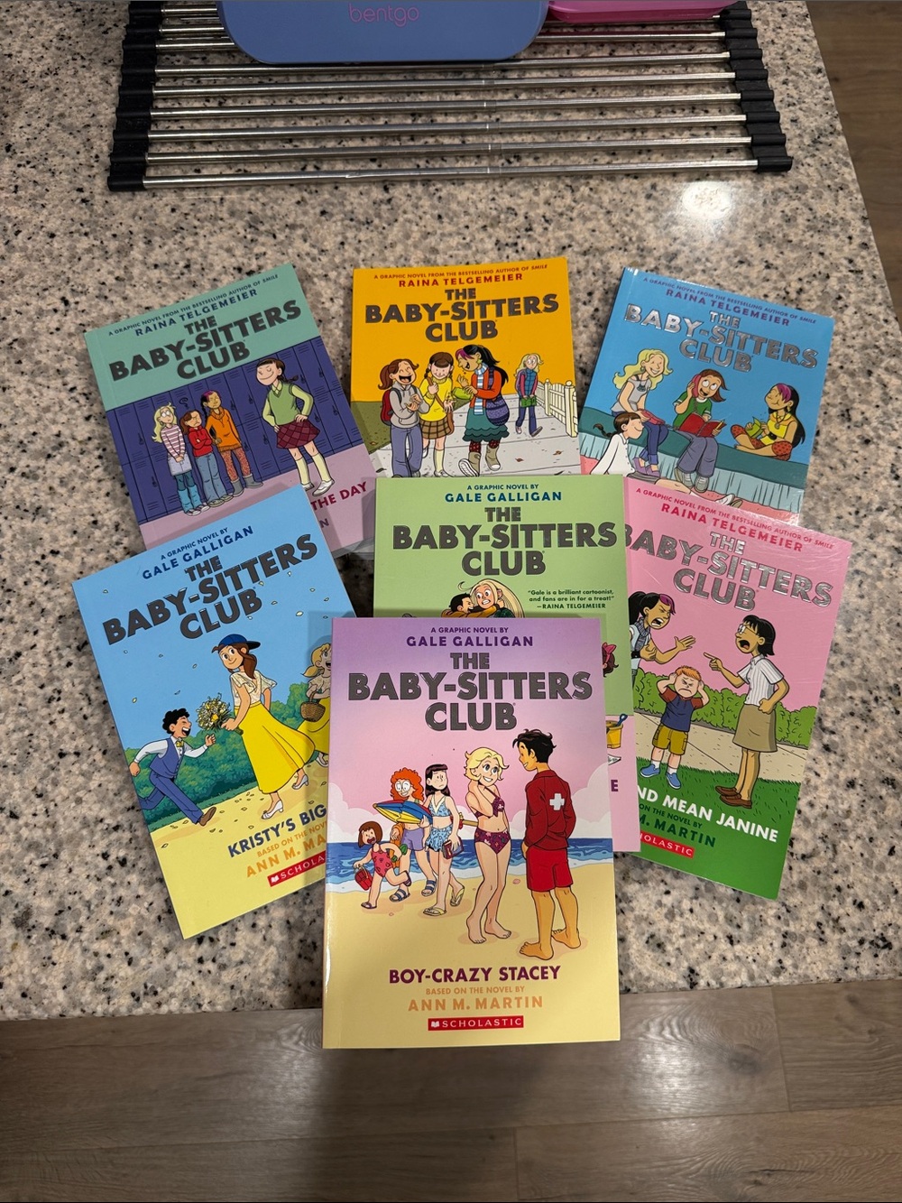 Scholastic The Baby-Sitters Club Graphic Collection - Blue and Pink Cover